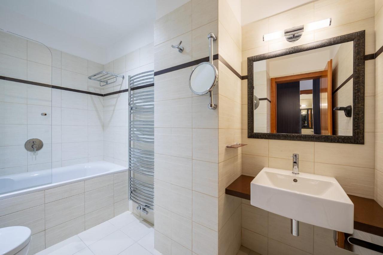 Design Merrion Hotel Прага Экстерьер фото