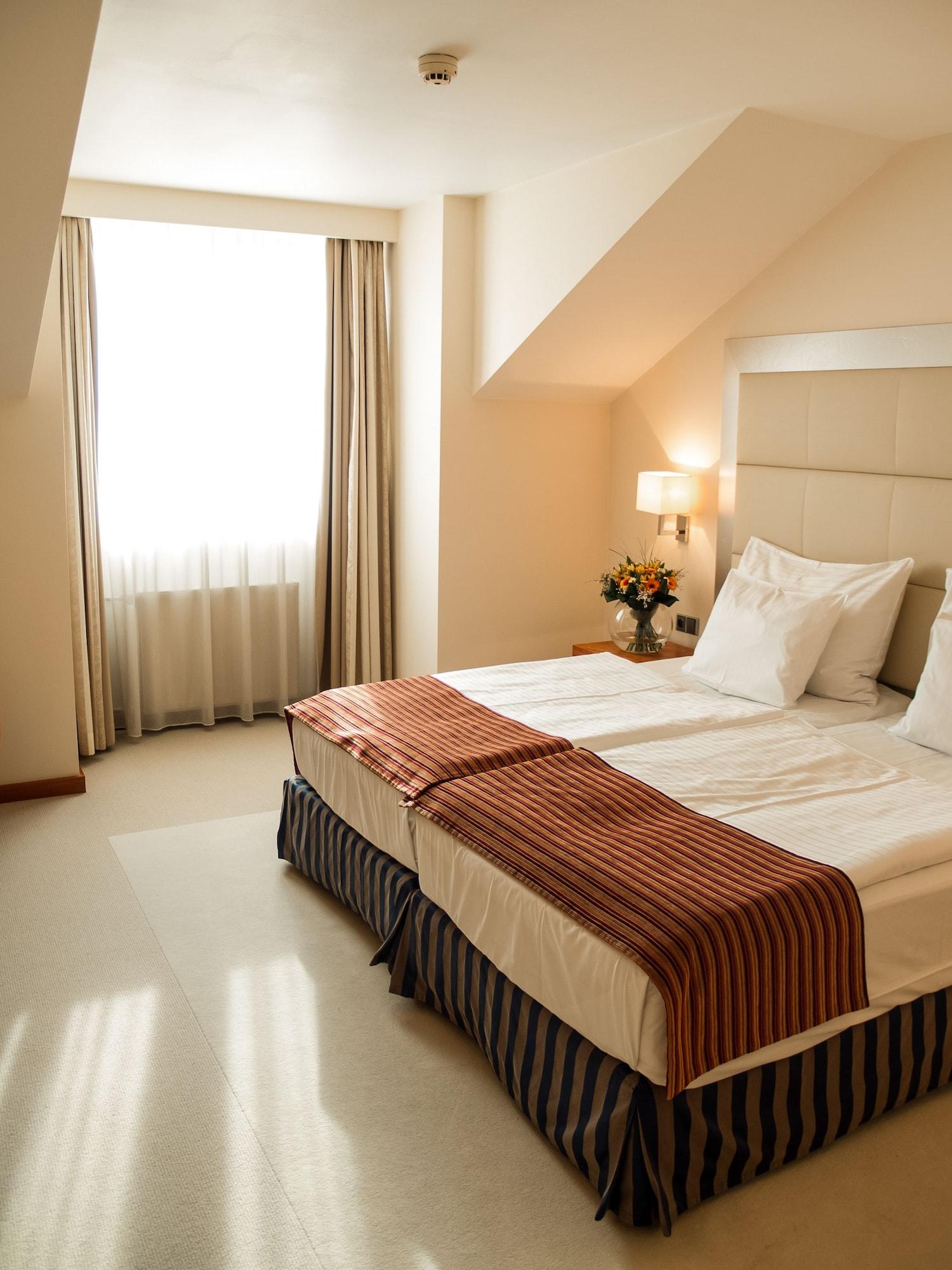 Design Merrion Hotel Прага Экстерьер фото