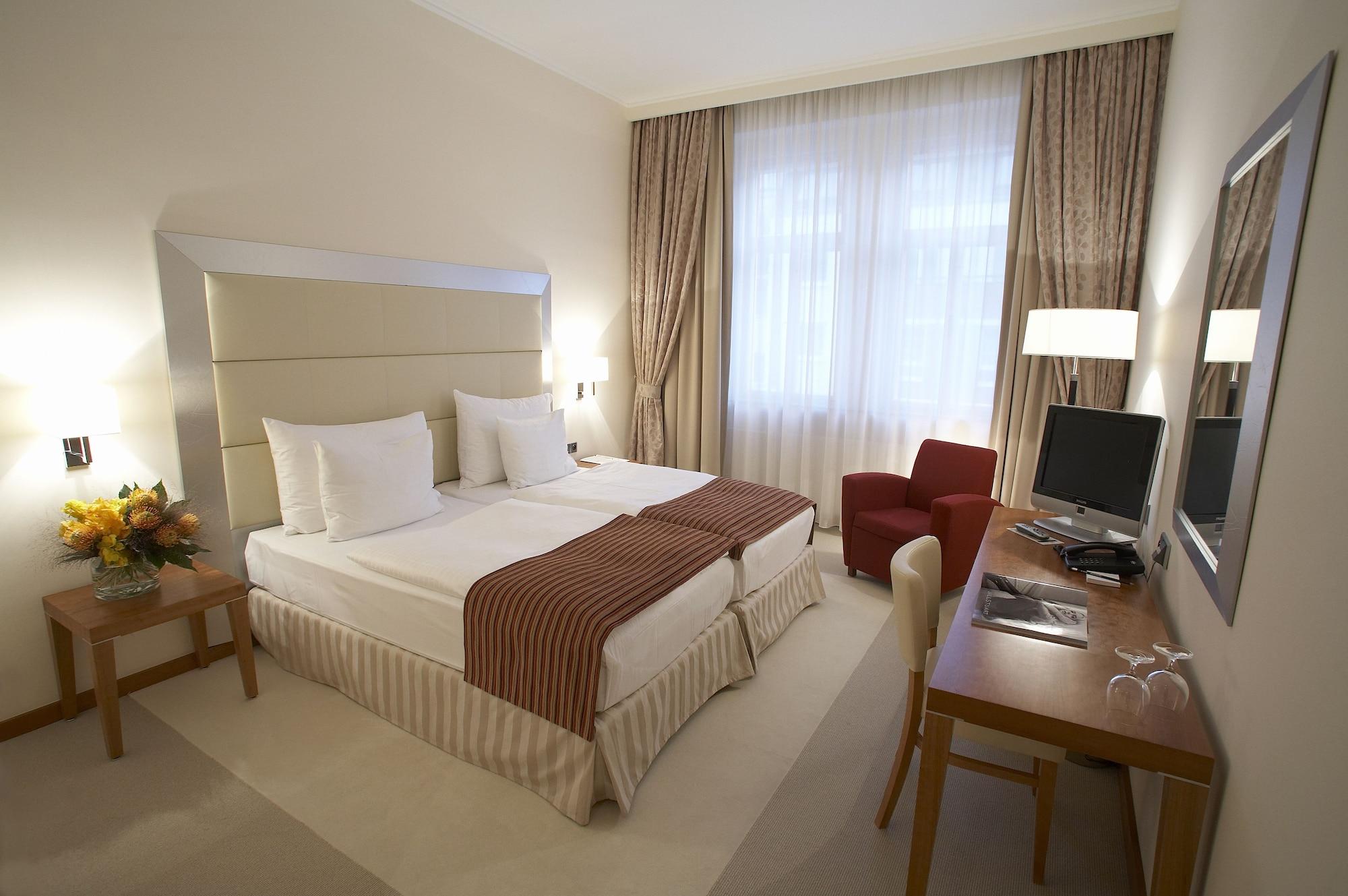 Design Merrion Hotel Прага Экстерьер фото