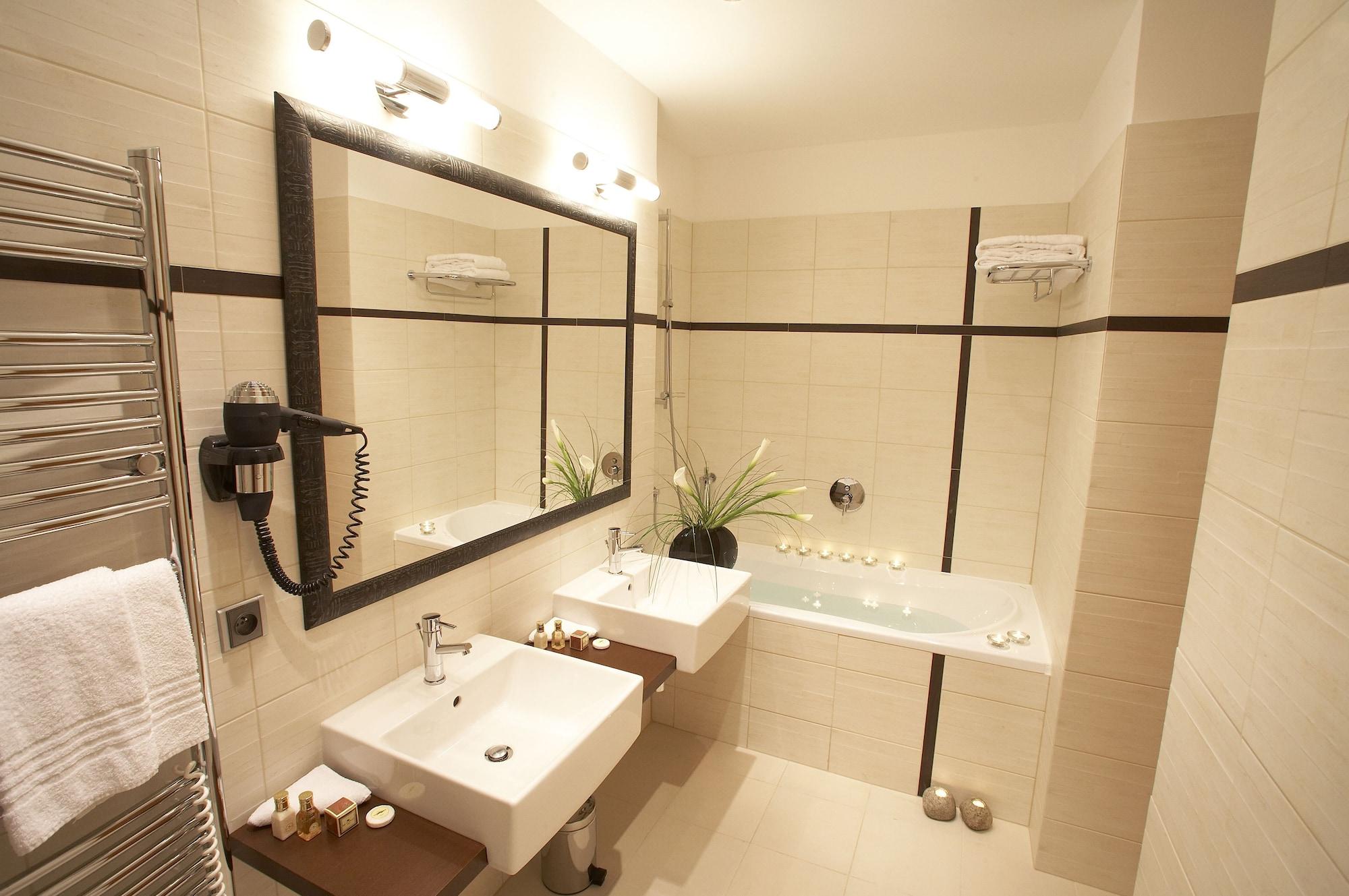Design Merrion Hotel Прага Экстерьер фото
