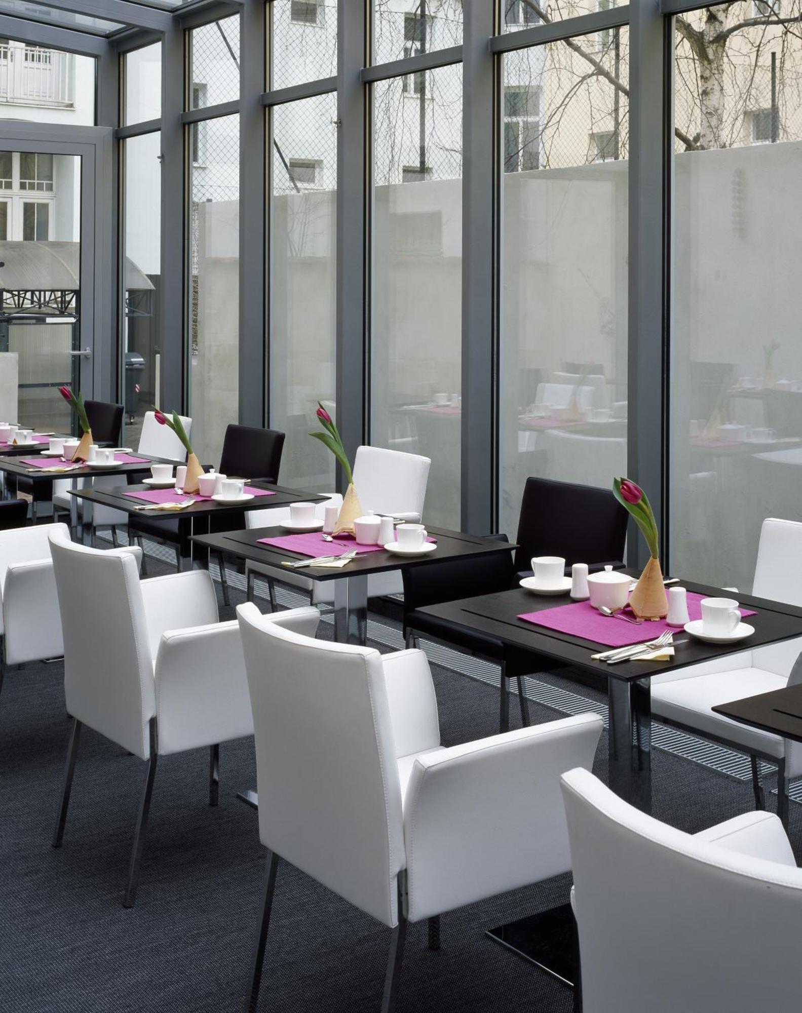 Design Merrion Hotel Прага Экстерьер фото