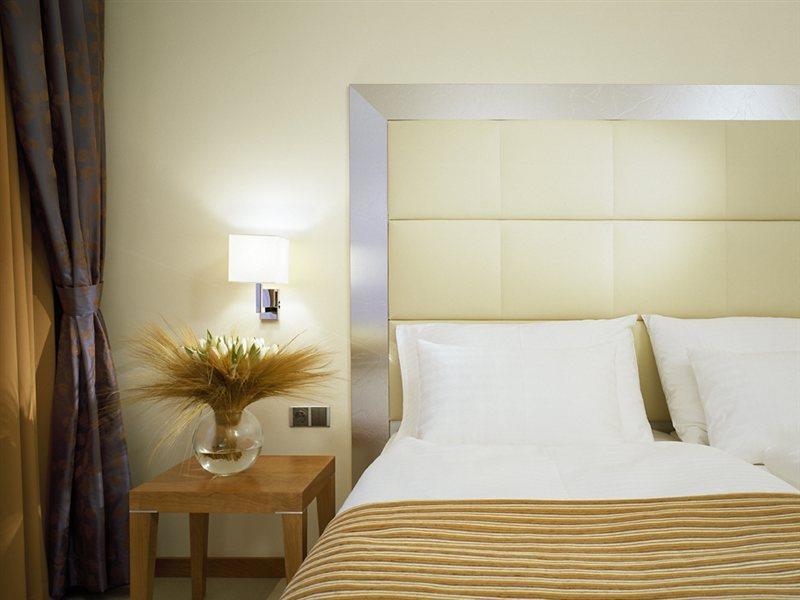 Design Merrion Hotel Прага Экстерьер фото