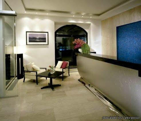 Design Merrion Hotel Прага Экстерьер фото